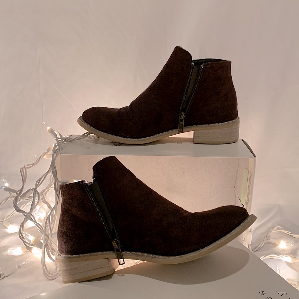 Seven7- Brown heeled Bootie, Zip Up